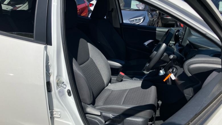Toyota Yaris 1.5 Hybrid Design 5dr CVT Hybrid Hatchback